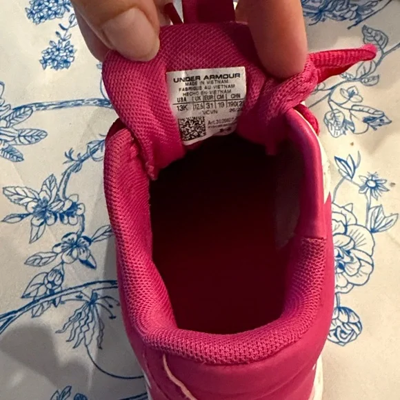 Under Armour White and Pink Kids Cleats - Picture 3 of 3